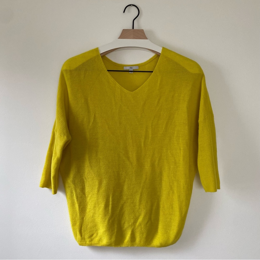 gap chartreuse wool blend, relaxed fit, sweater in size extra small